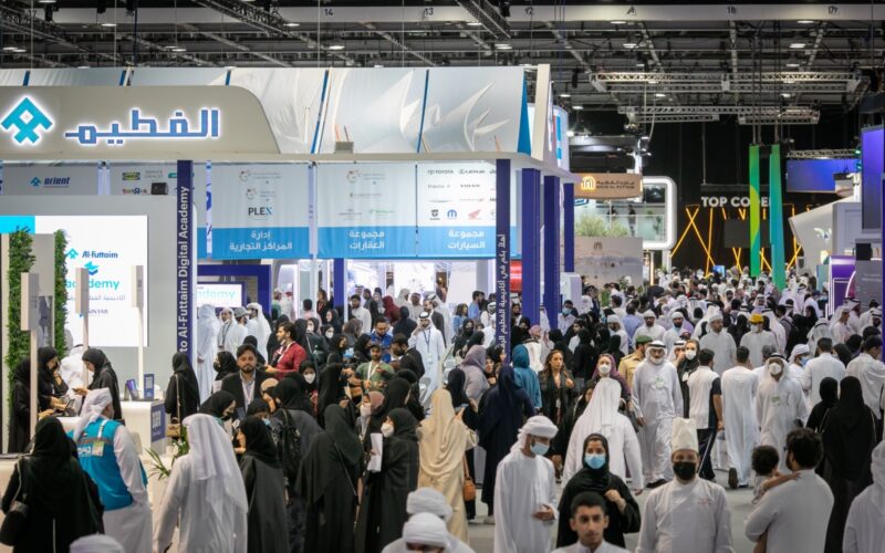 معرض رؤية الإمارات للوظائف 2023 بمشاركة 100 شركة.. تعرف علي وظائف الفطيم وبي دبليو سي